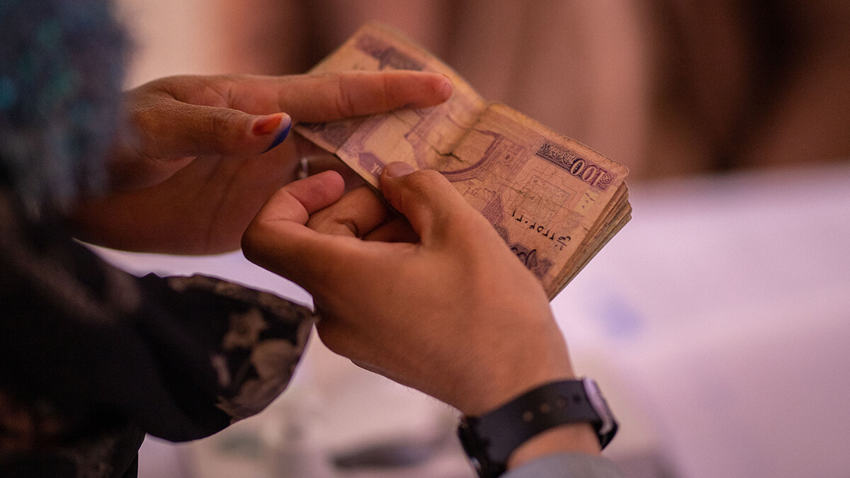 Afghanistan cash hands