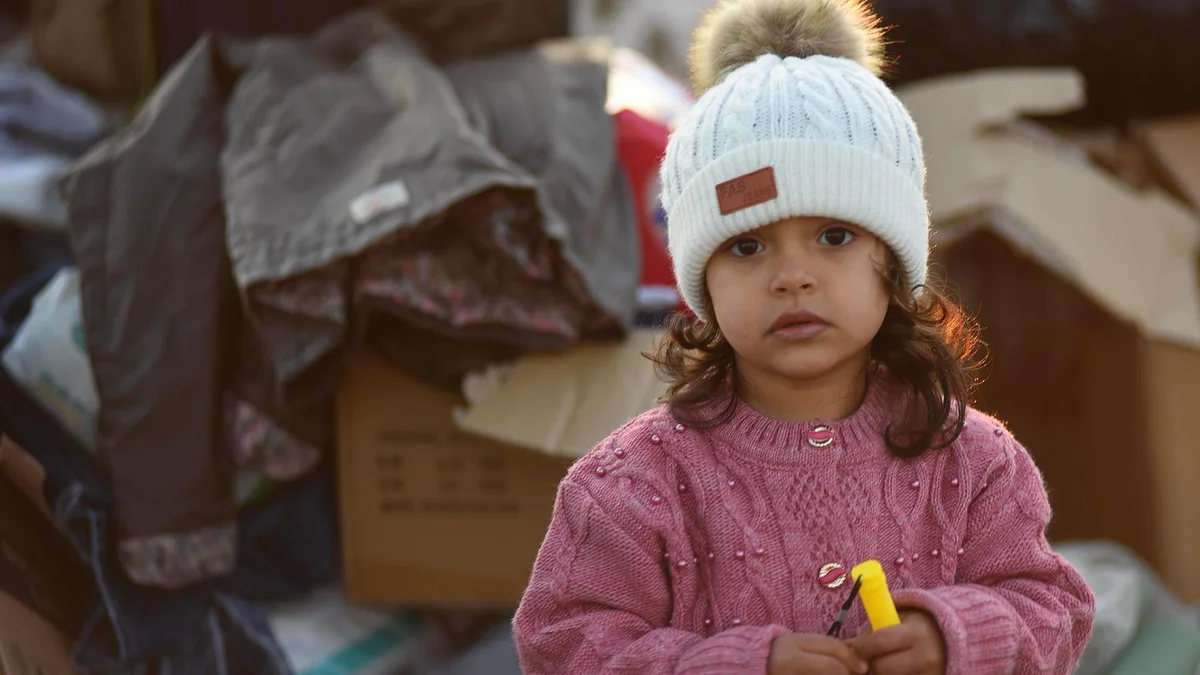 erdbeben_Syrien_mädchen_mütze_UN0781435x1920px.jpg