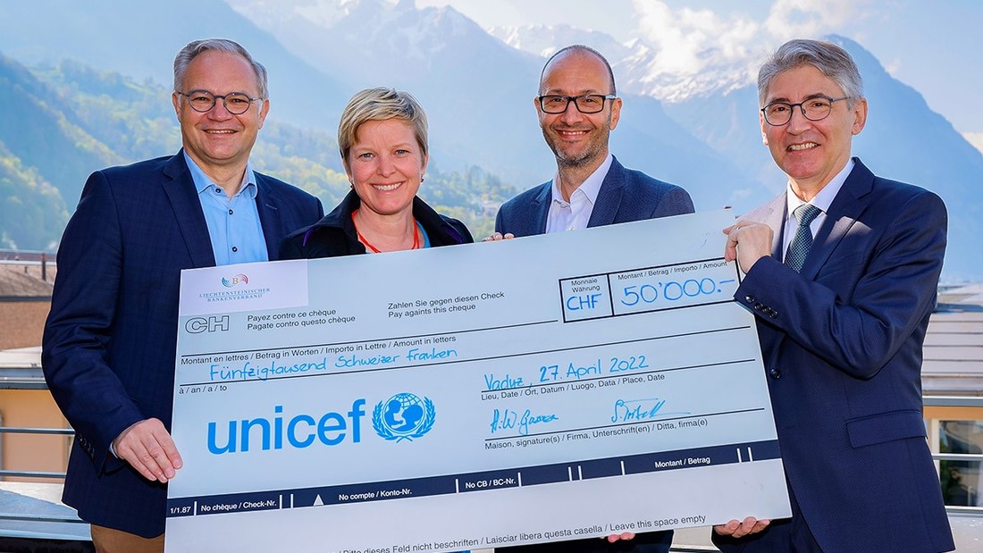  Liechtensteinischer Bankenverband spendet an UNICEF