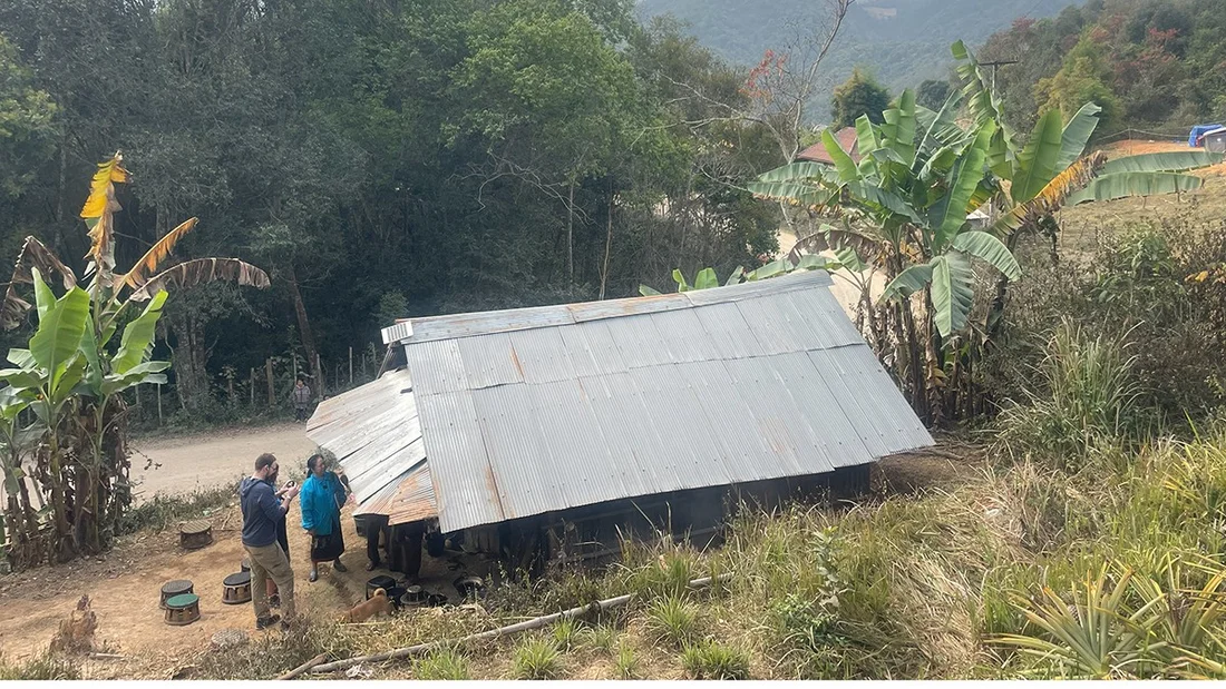 Laos, Haus wo Khumnoi und Grossmutter leben