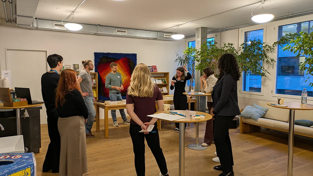 Mitglieder von UNICEF youth und des Child Rights Advocacy Teams tauschen sich zu zukünftigen Schwerpunktthemen aus.