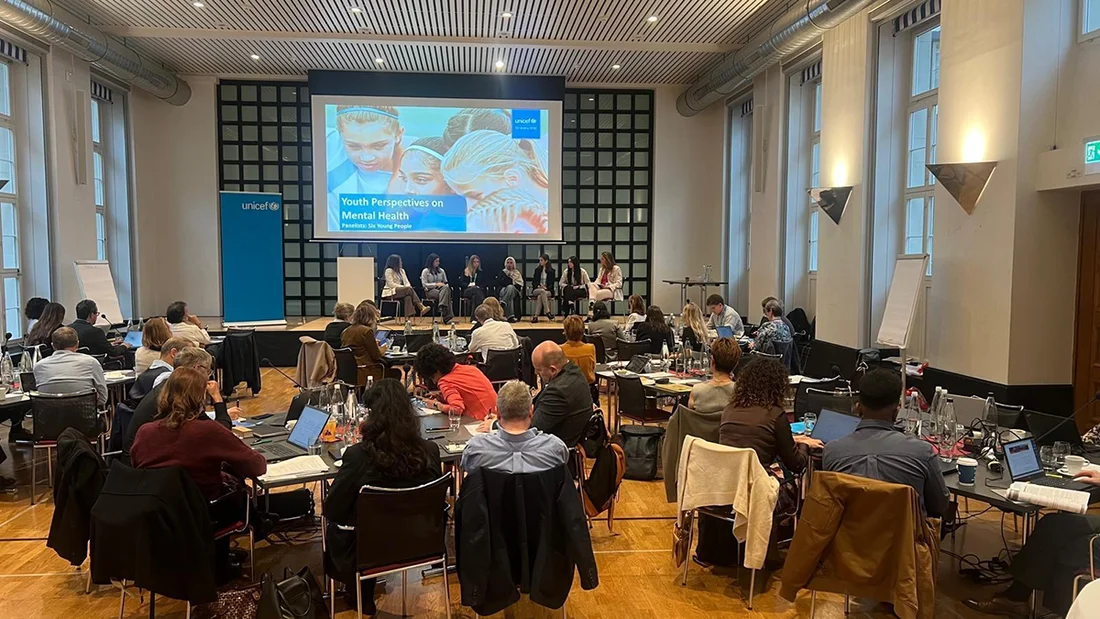Vertreter:innen der UNICEF National Committees und junge Repräsentant:innen diskutieren in Zürich aktuelle UNICEF-Themen.