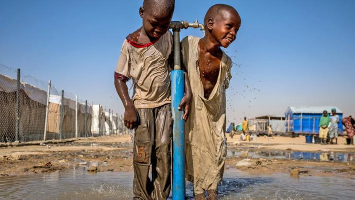 children with water