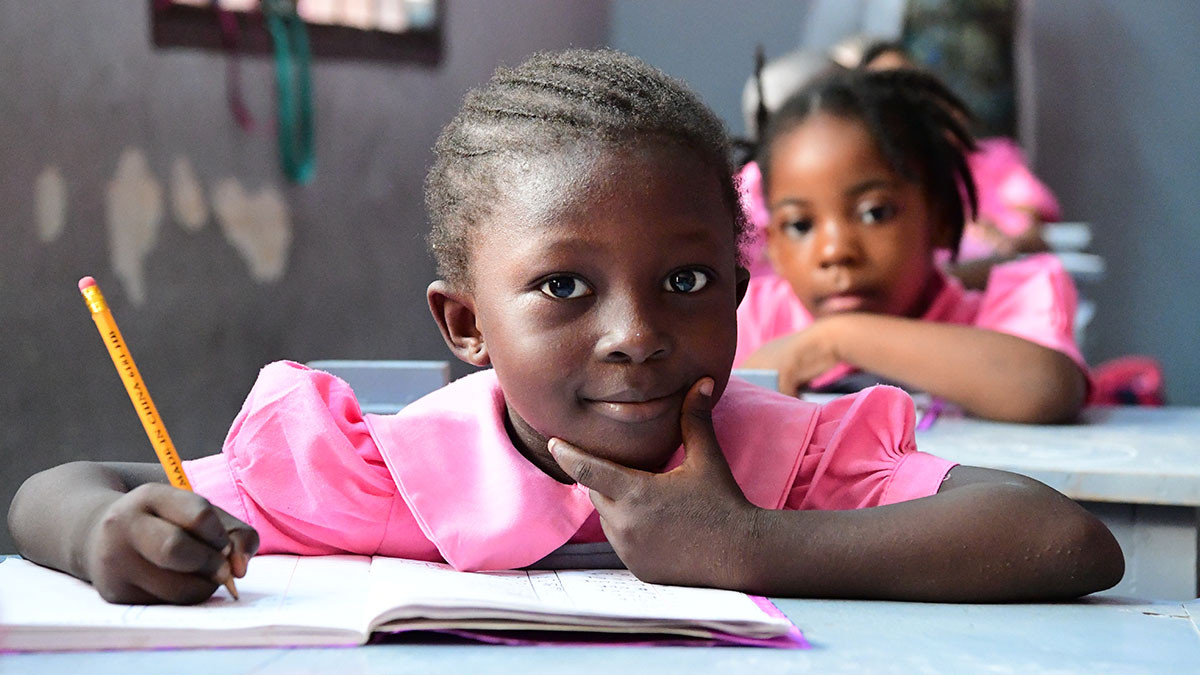 Schulmädchen in Kamerun, 2021