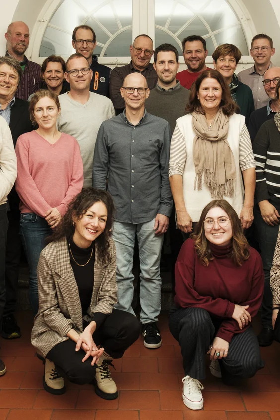Gruppenbild der Teilnehmenden am Runden Tisch.
